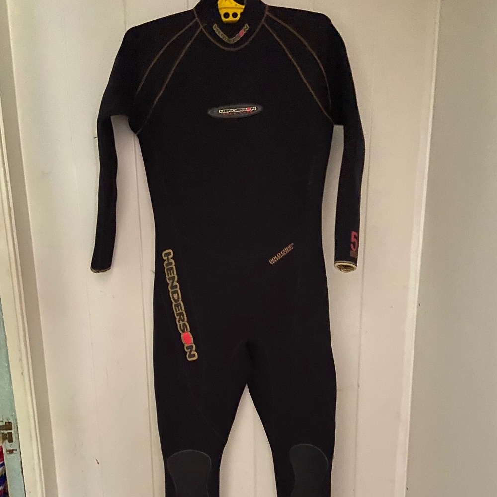 Henderson Aquatics Gold Core Wetsuit Size M Medium Men's 3/0